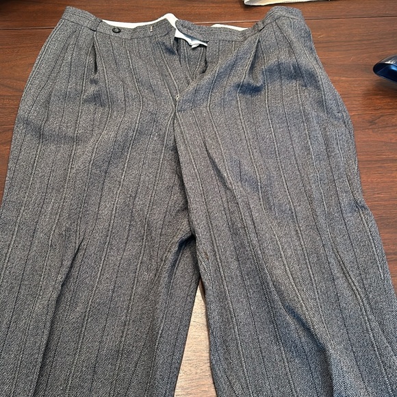 HUGO BOSS Suit - Picture 6 of 11